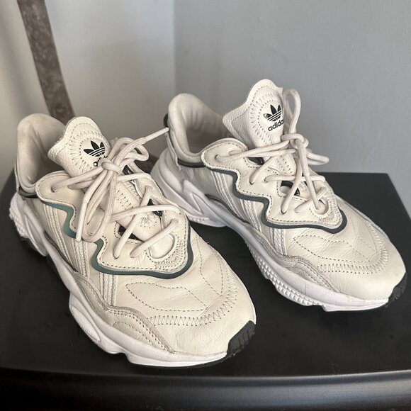 adidas Ozweego Retro Low-Top Sneakers | Women’s 4.5 | Cream/White - Picture 2 of 8